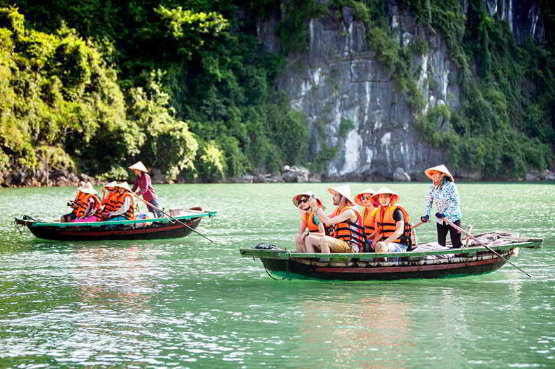 Bhaya Classic Cruises Hạ Long Exterior foto