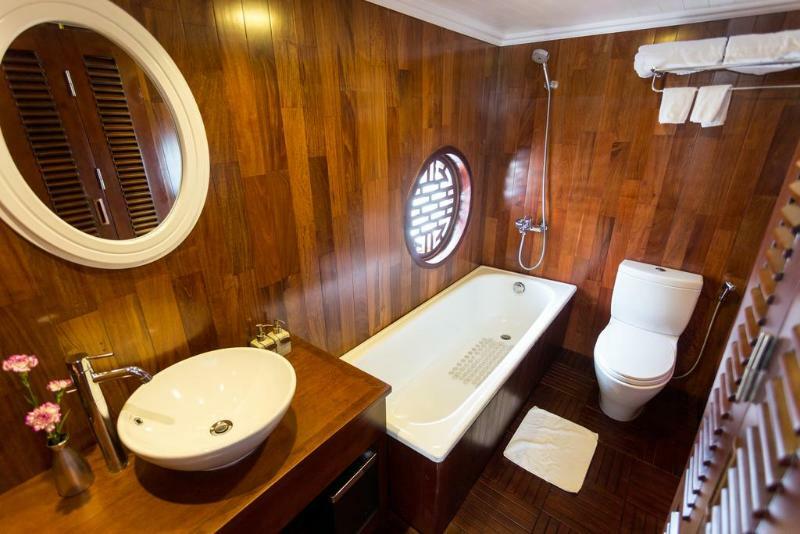 Bhaya Classic Cruises Hạ Long Exterior foto